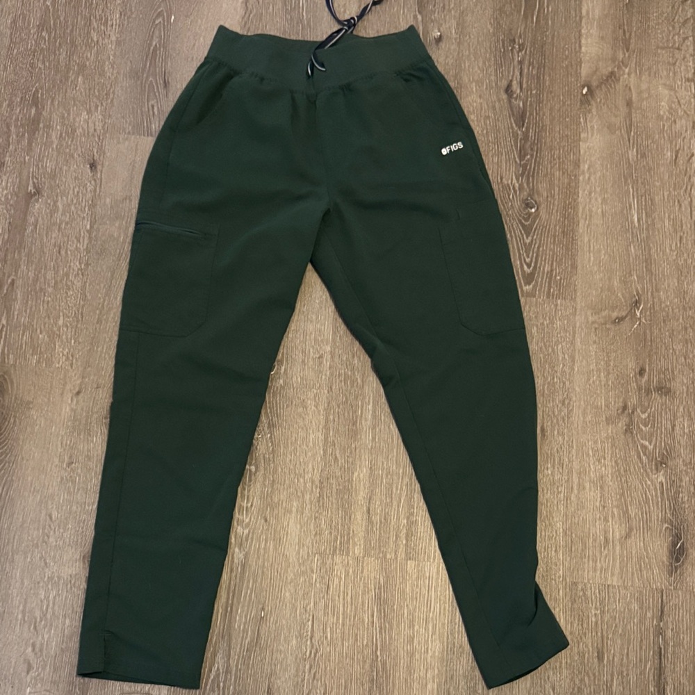 Figs Hunter Green Skinny Cargo Pants
